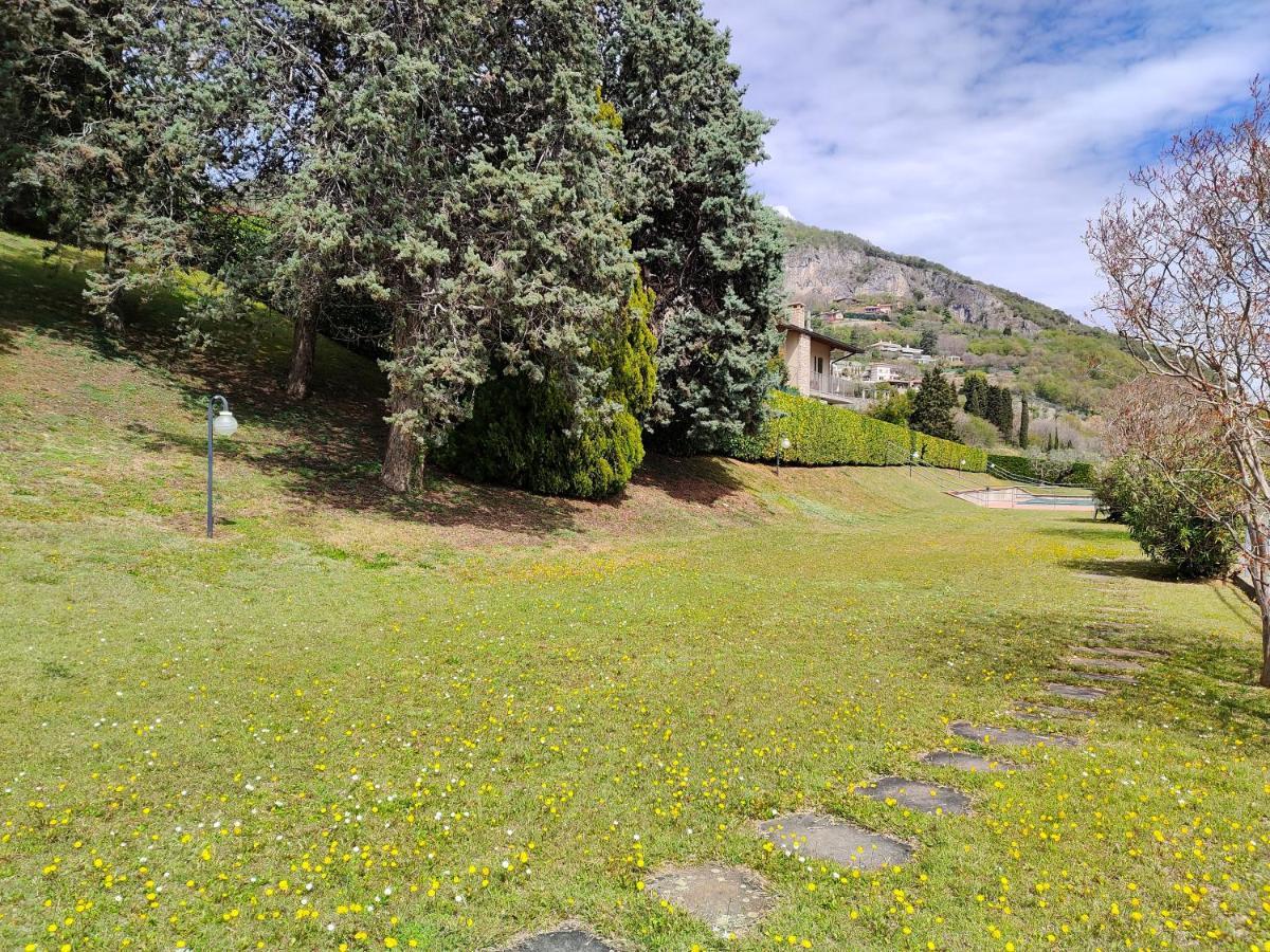 Iseolakerental- Casa Trentapassi Riva di Solto Bagian luar foto