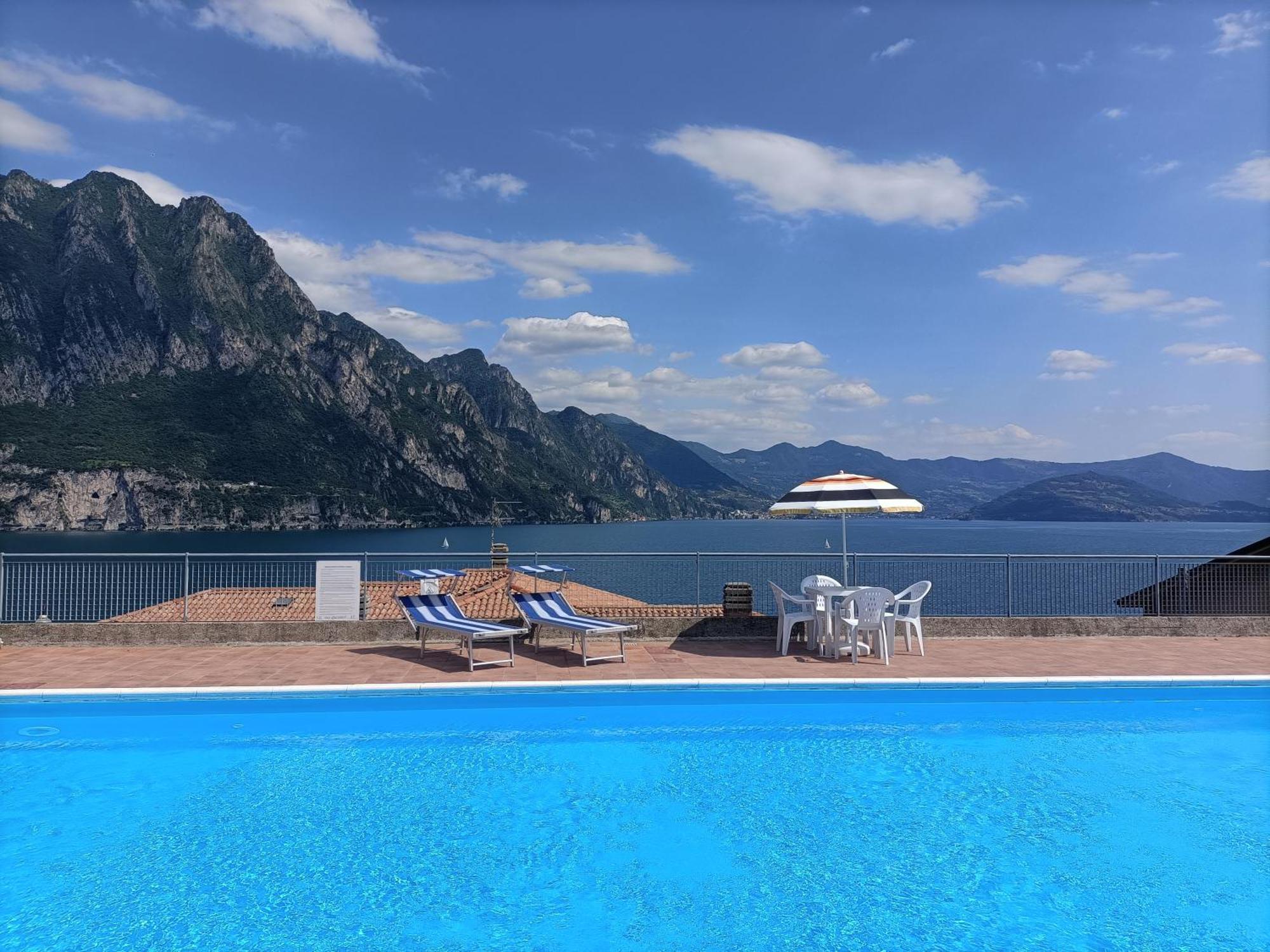Iseolakerental- Casa Trentapassi Riva di Solto Bagian luar foto